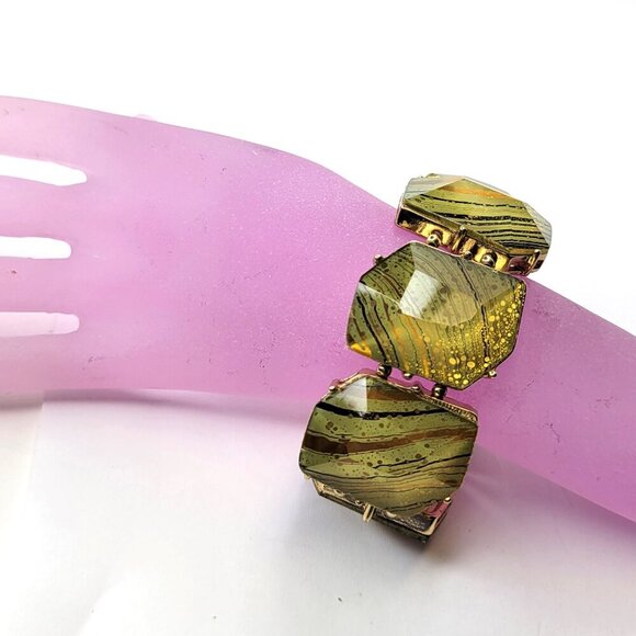 Green Fashion Stretchable Bracelet - Picture 3 of 6